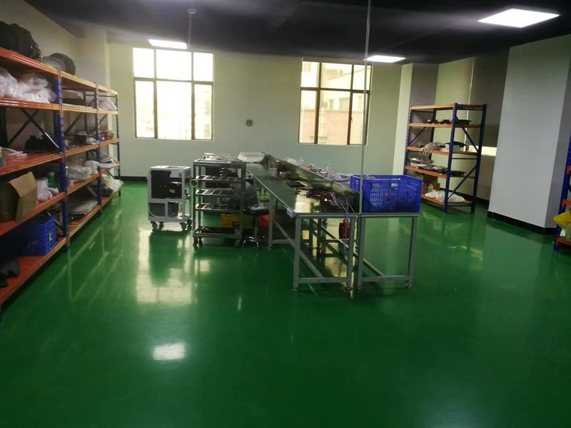 Guangzhou Lizhirun Technology Development Co., Ltd línea de producción del fabricante